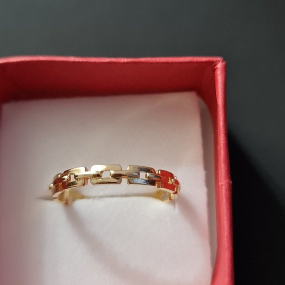 Gold ring - Picture 11 of 16